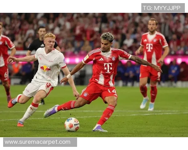 德甲焦点战拜仁与巴萨战平帽子戏法引发转会热议