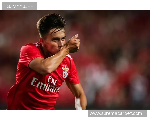 皇马在世界杯中以4-0战胜本菲卡补时进球引发全场狂欢战术解析